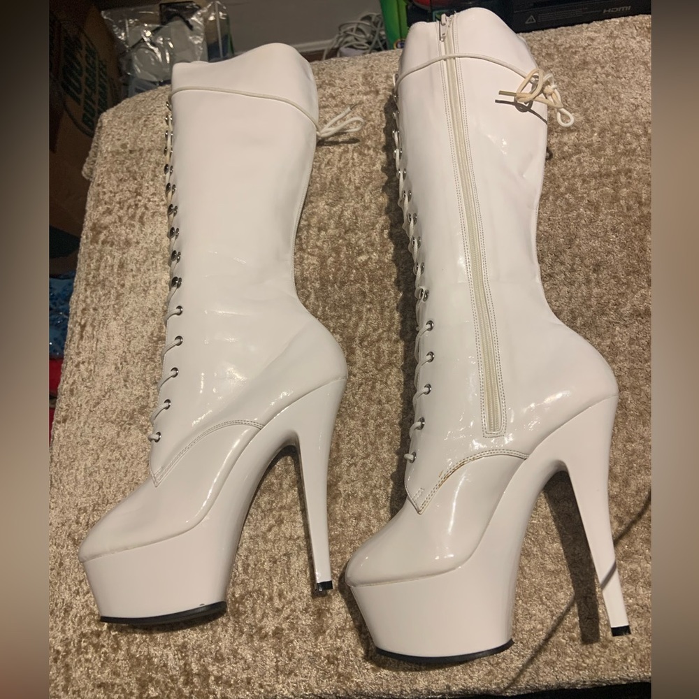 Pleaser size 8 lace up patent leather knee high boots